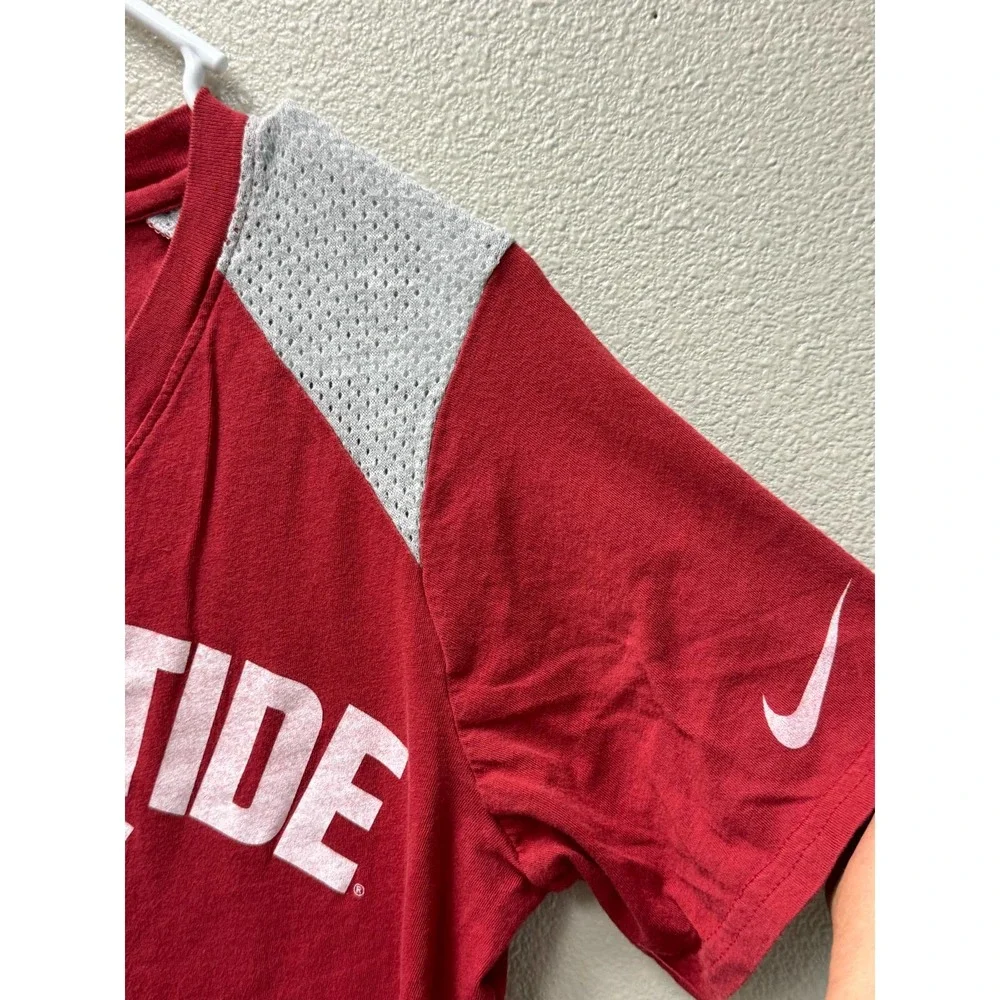 Nike Women's Alabama Football V-Neck T-Shirt Size Large‎ Red